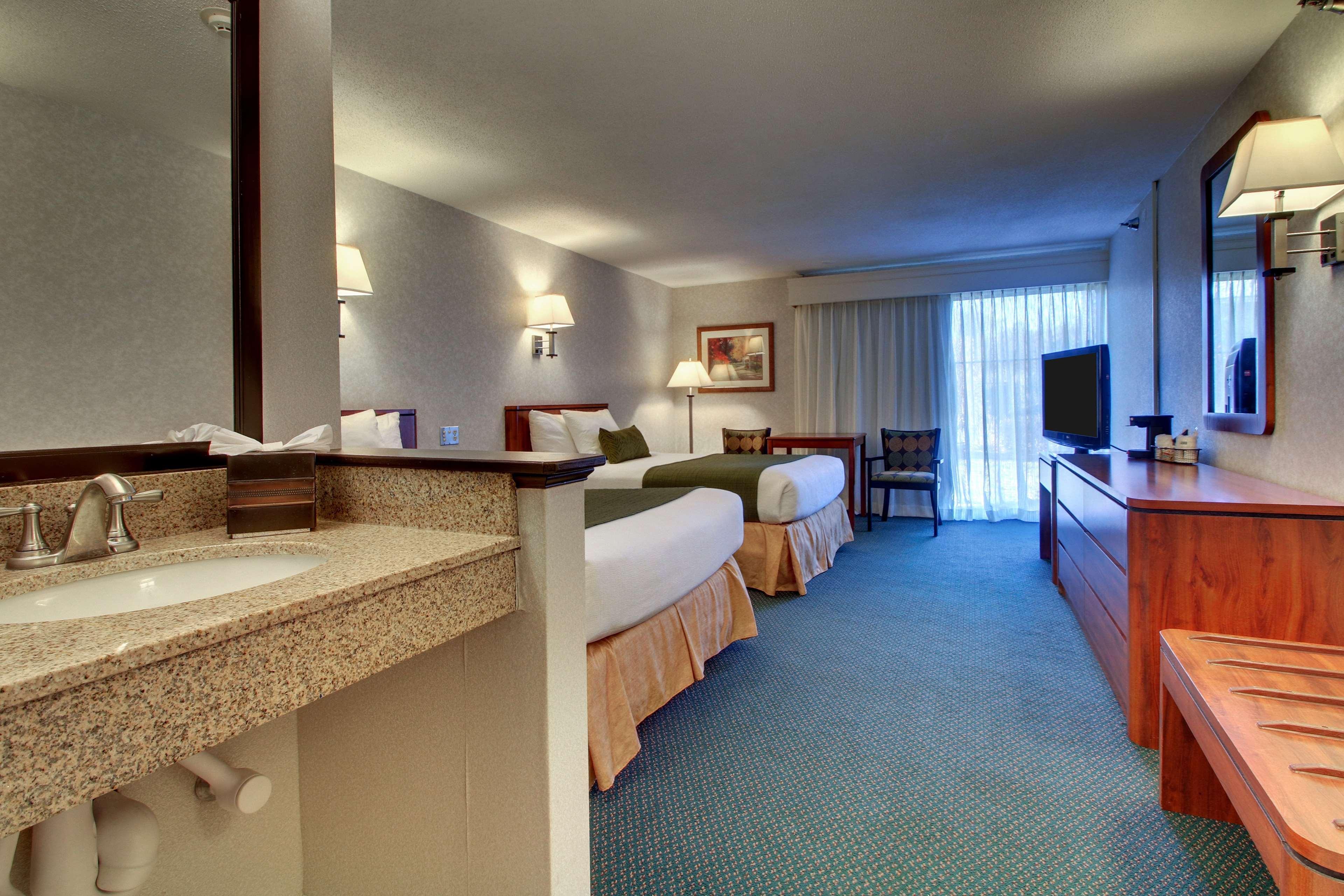 Historic Concord Suites Экстерьер фото